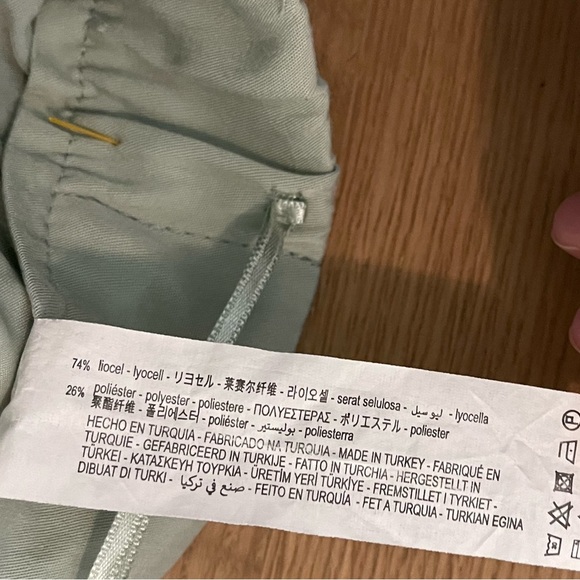 Zara| Sage Green High Waisted Pleated Shorts, Stretchy Waistband•••Size M - Picture 8 of 11